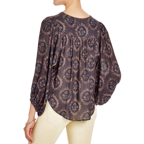 Free People Gray Cowling Around Printed Top - Picture 3 of 11